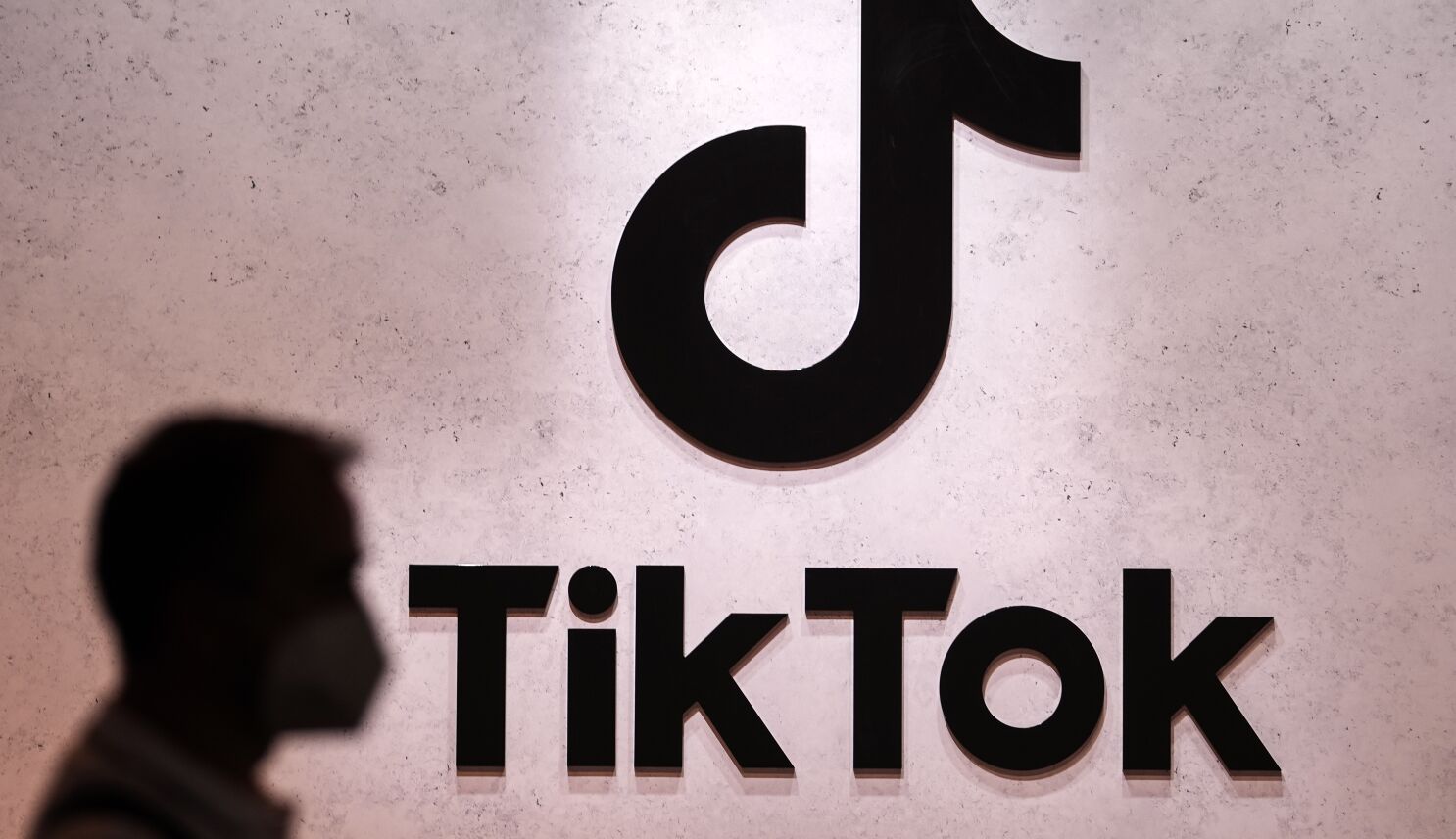 EU Temporarily Bans TikTok on Employee Phones Over Cybersecurity Concerns